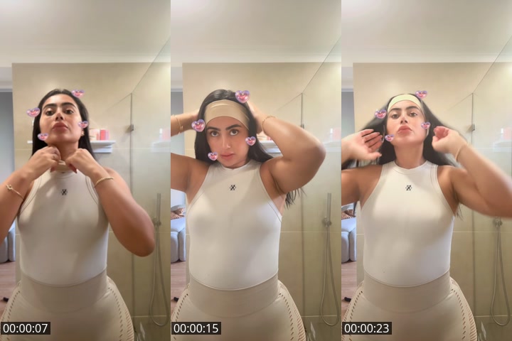 TikTok live: 🎀💗 by @monicavallejolives