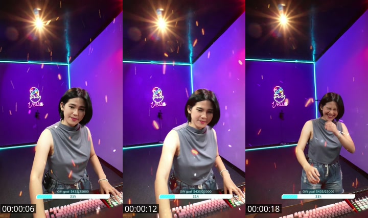TikTok live: Let's make a crowd 💃🕺🎵🪩 by @velia_ps