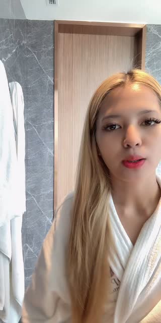 TikTok live: Meh masuk jap✨ by @vibeswithsweetie