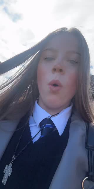 TikTok live: Chat!! O by @secret.layla_