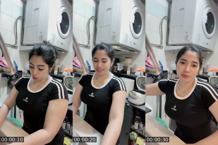TikTok live: IG ndelningsih by @ndel.mociel