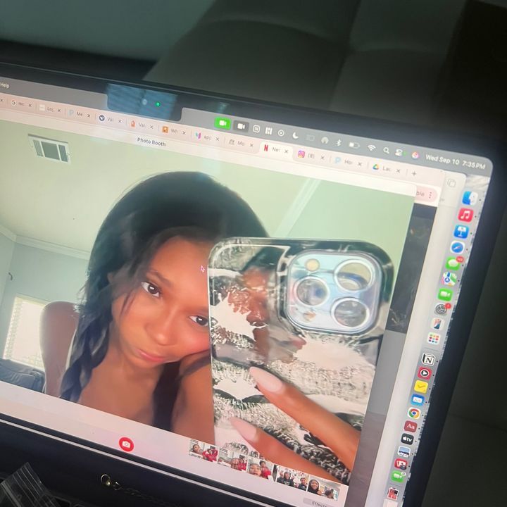 @1laurr