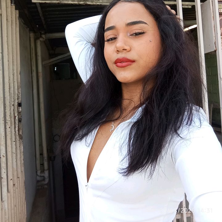 @_julianasanttos