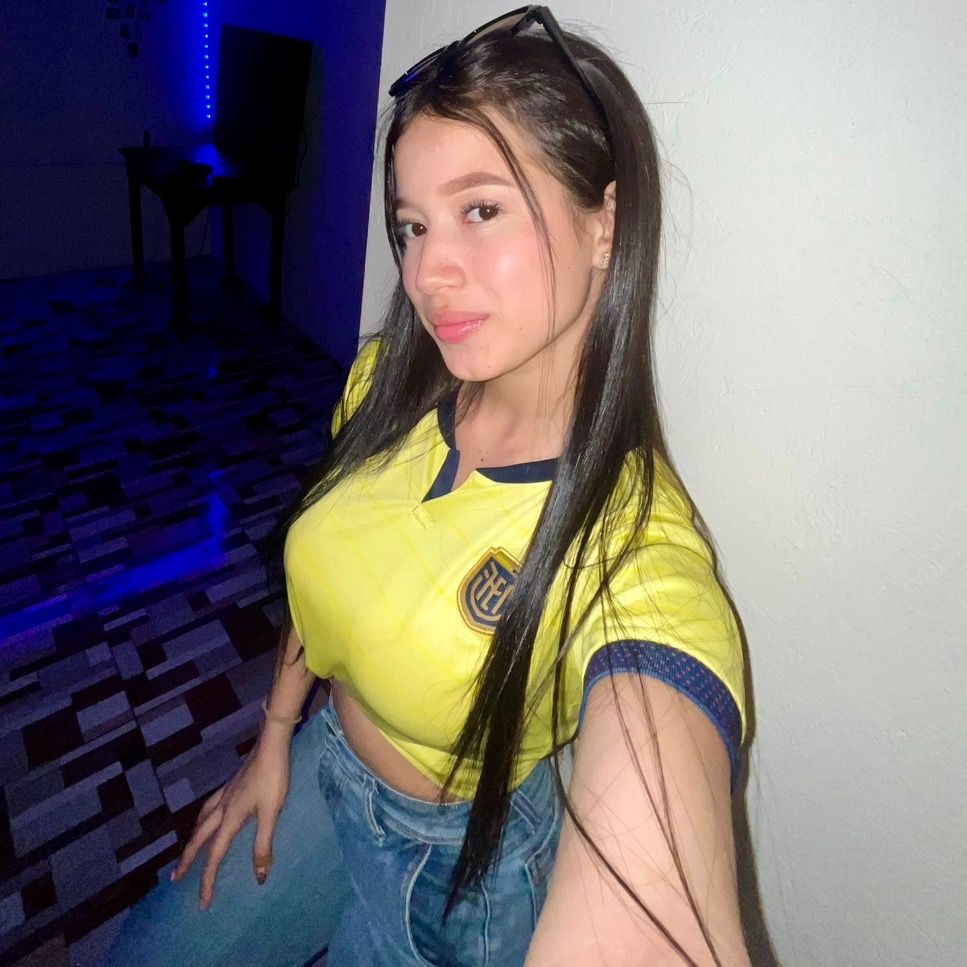 @_karely_moreira27