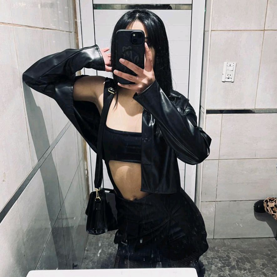 @_laaruuuu