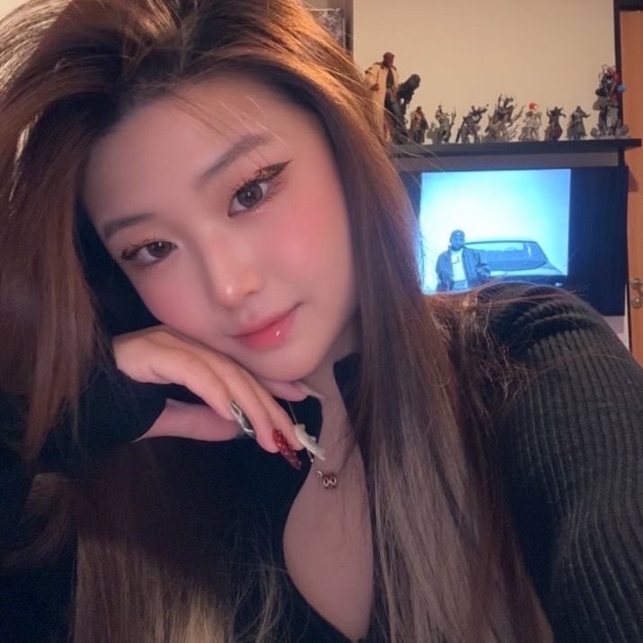 @akujualanhoodie