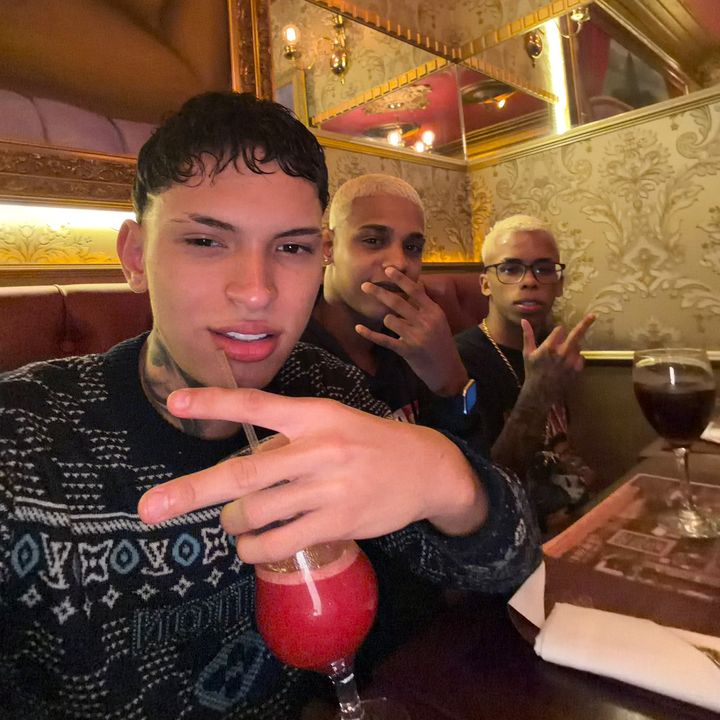 @astrolivess