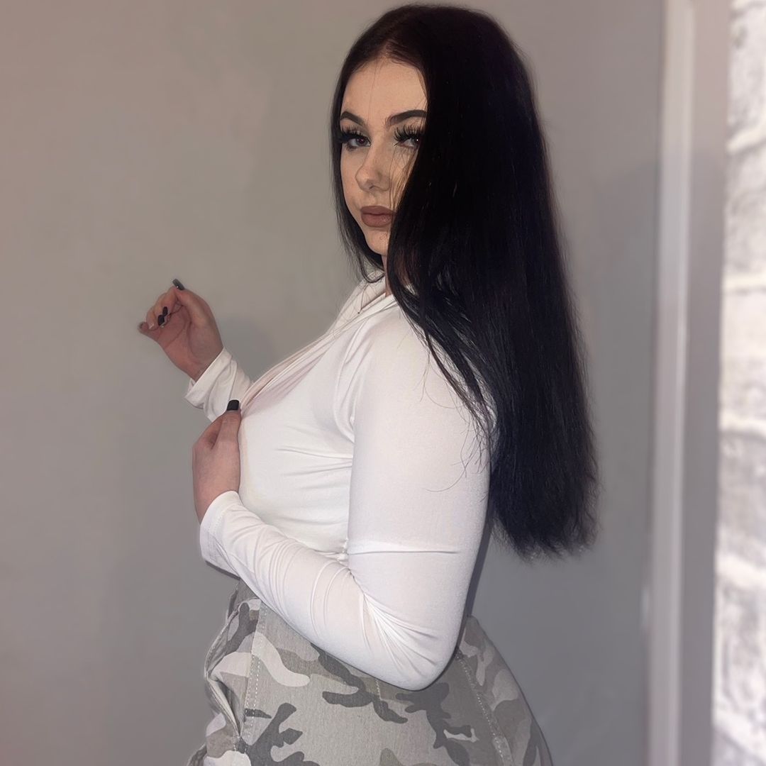 @charlotterosemarie