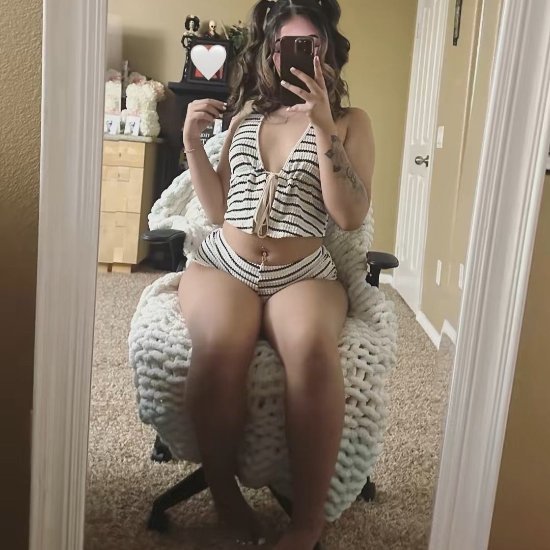 @christinanava_