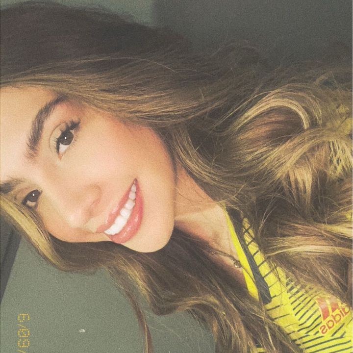 @danielafinom
