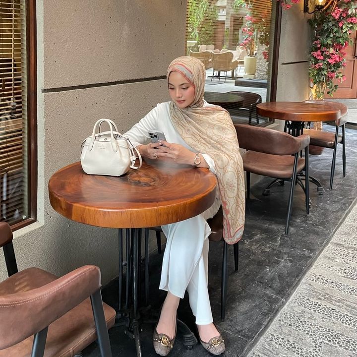@dhebyrisaa