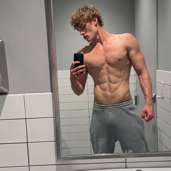 @dustin__wayne