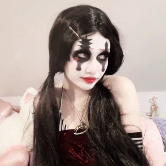 @elsiethewitch