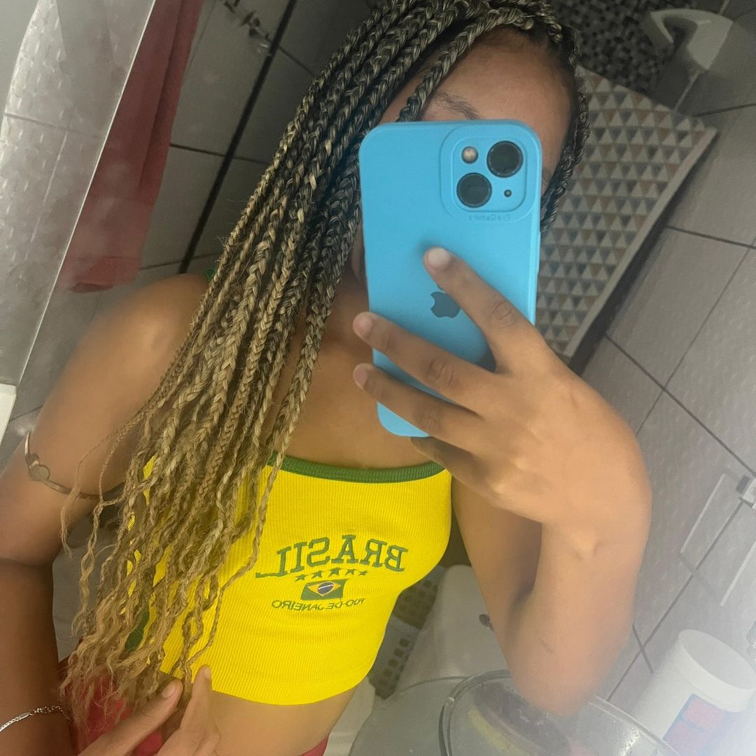 @fernandinha_mello