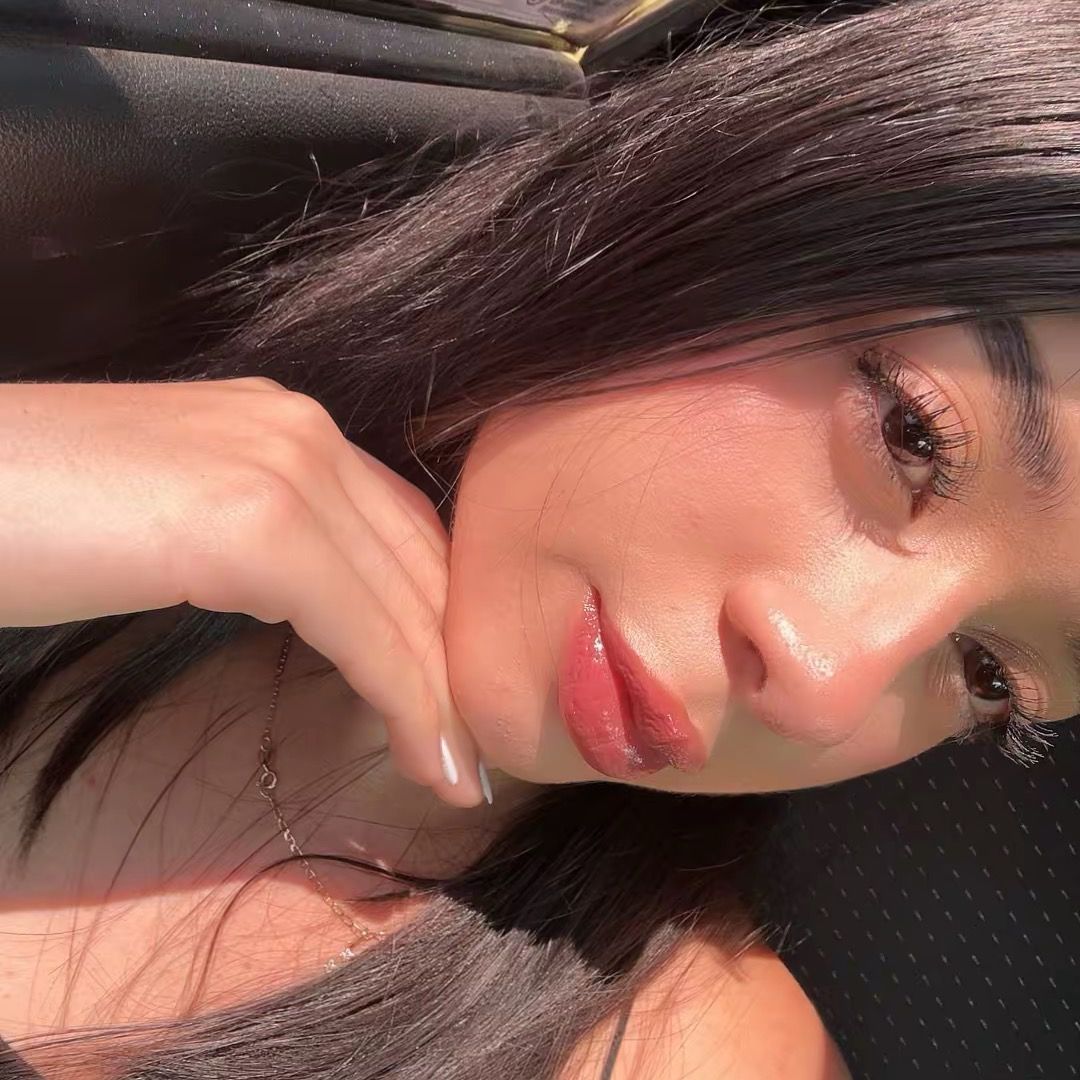@hellen.j.v