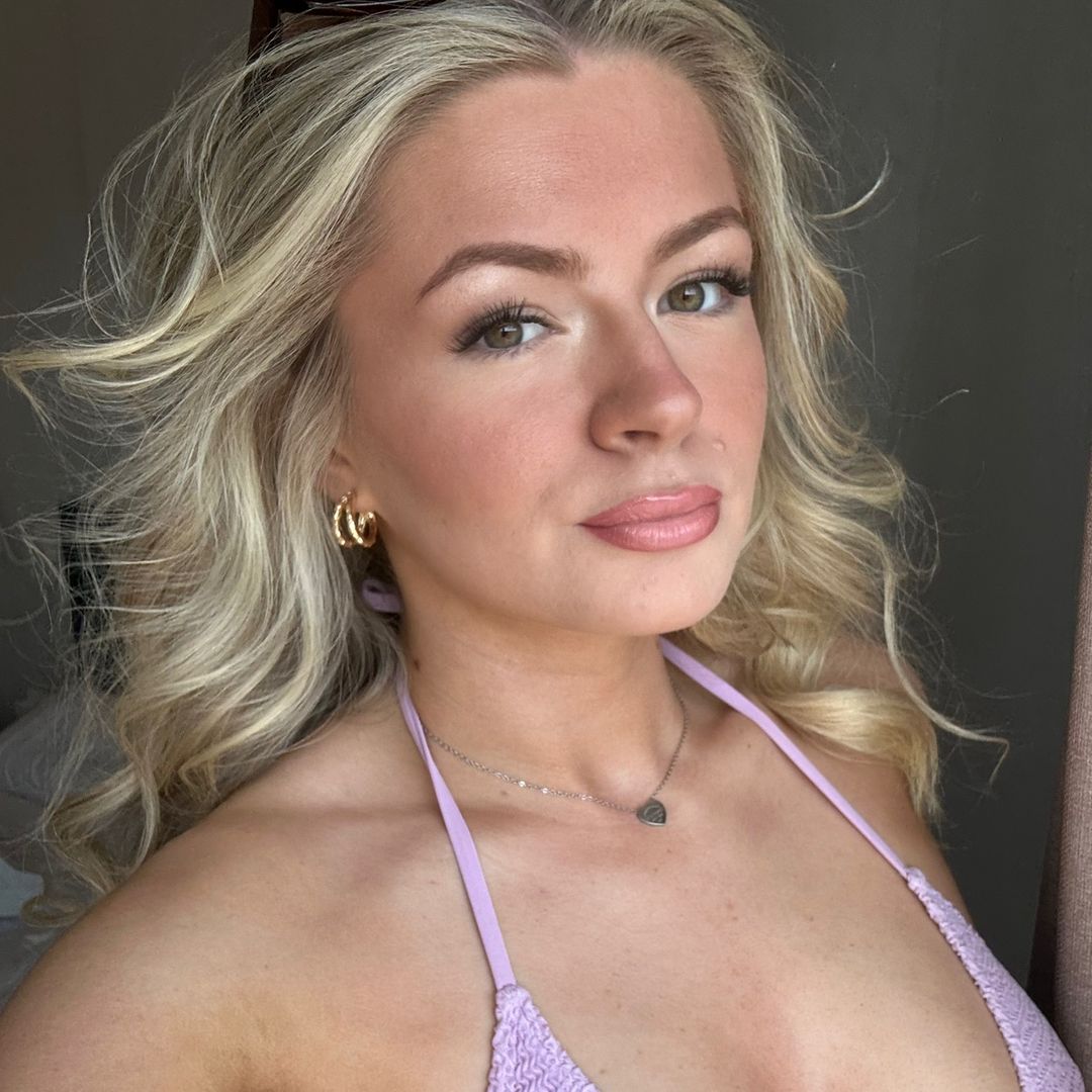 @jessicahewett_