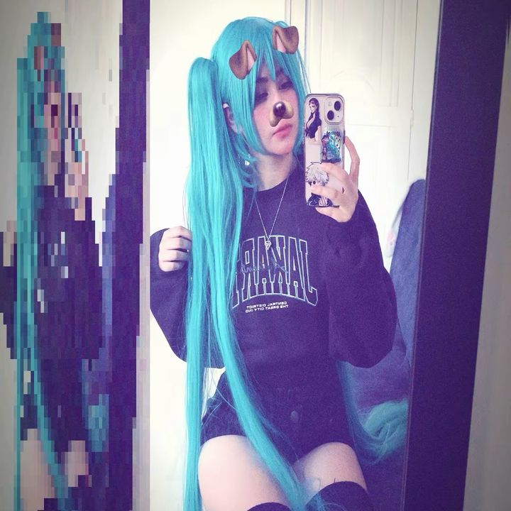 @karolinee_nk
