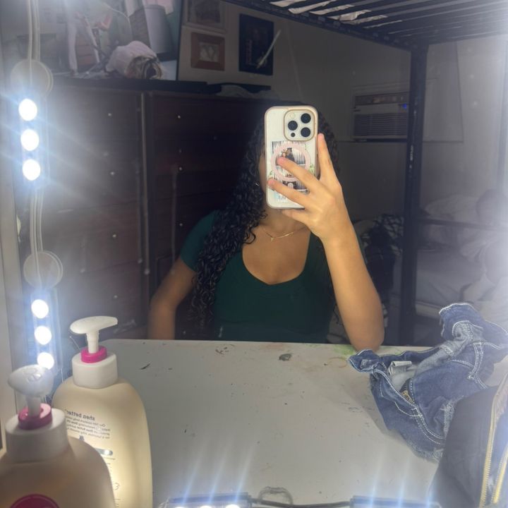 @khlo_money0