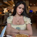 @neeshakae