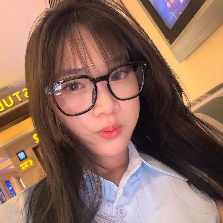 @pinkevelyn