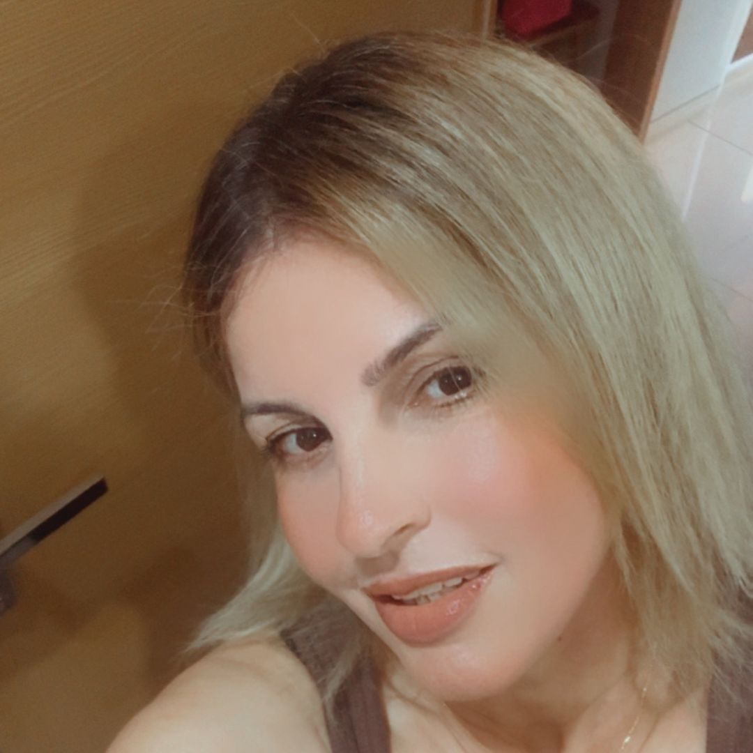 @queen_of_roses34