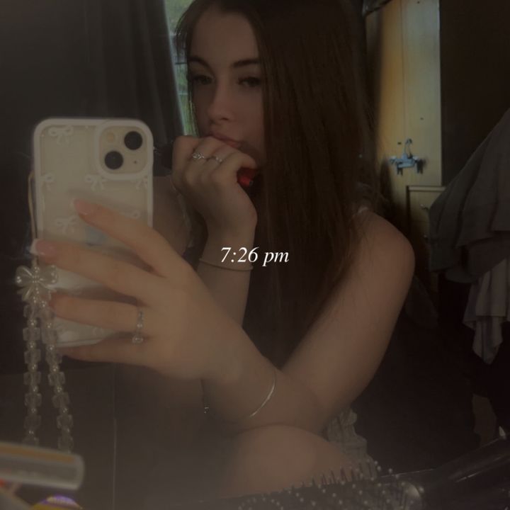 @siennalewis17