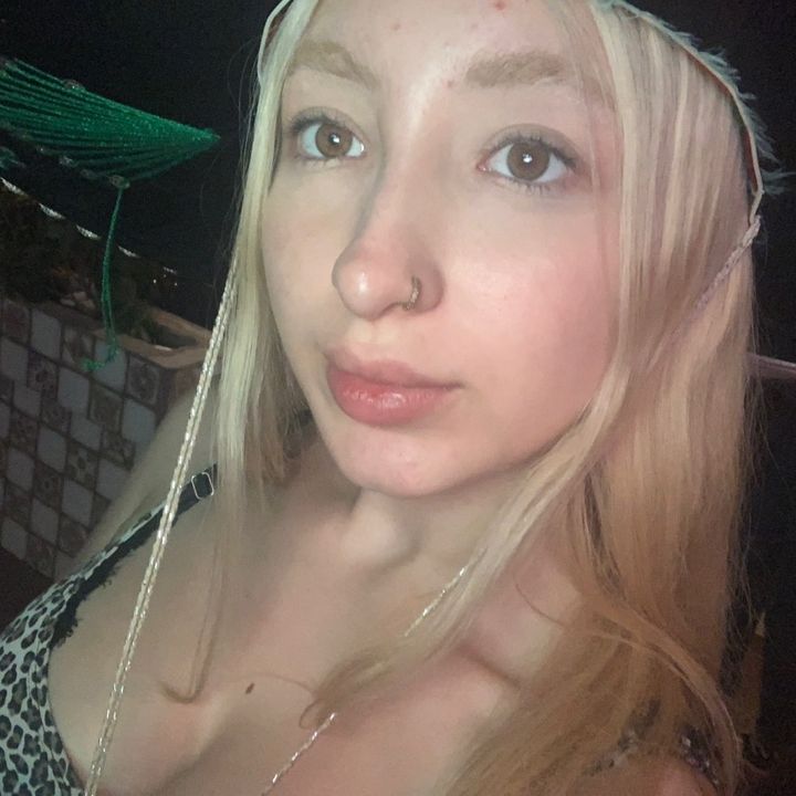 @tainacastrow