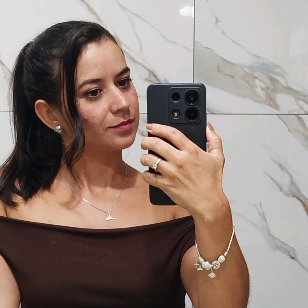 @tatiissantos