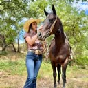 @thatfarmgirllaura