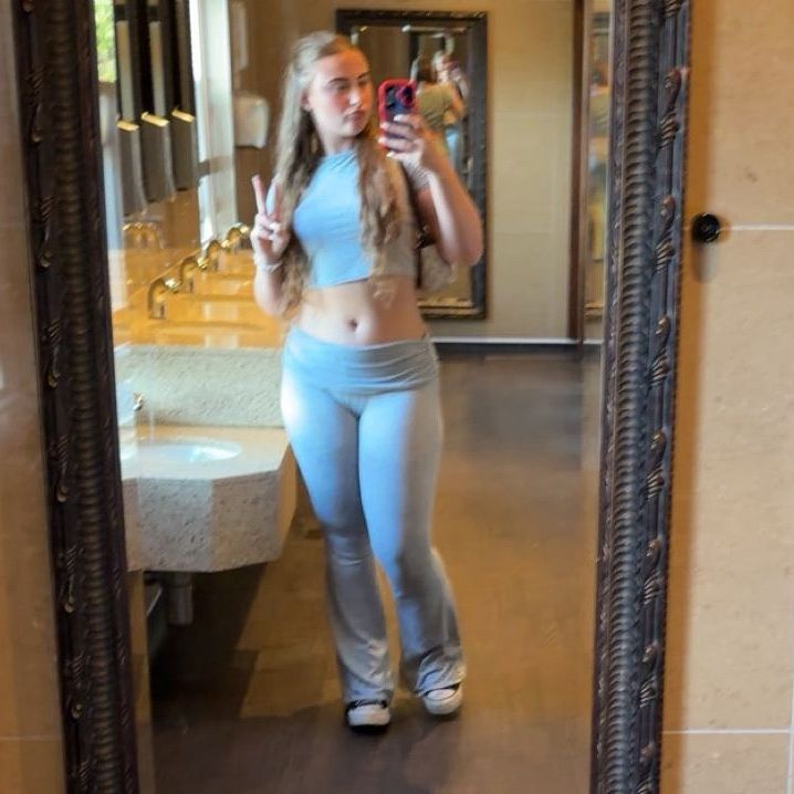 @x_.ana_.x