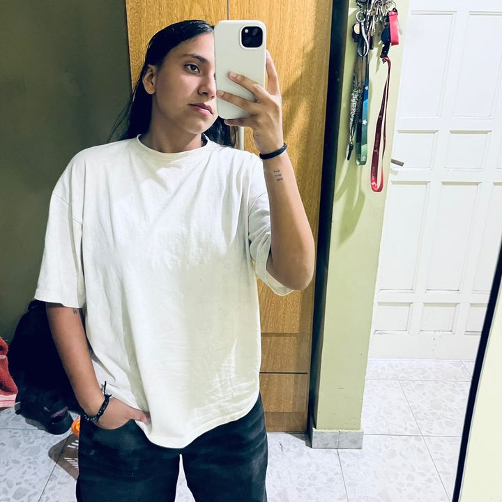 @zoearanarivero