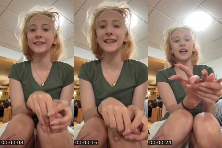 TikTok live: Cutting my hair by @mothmoss