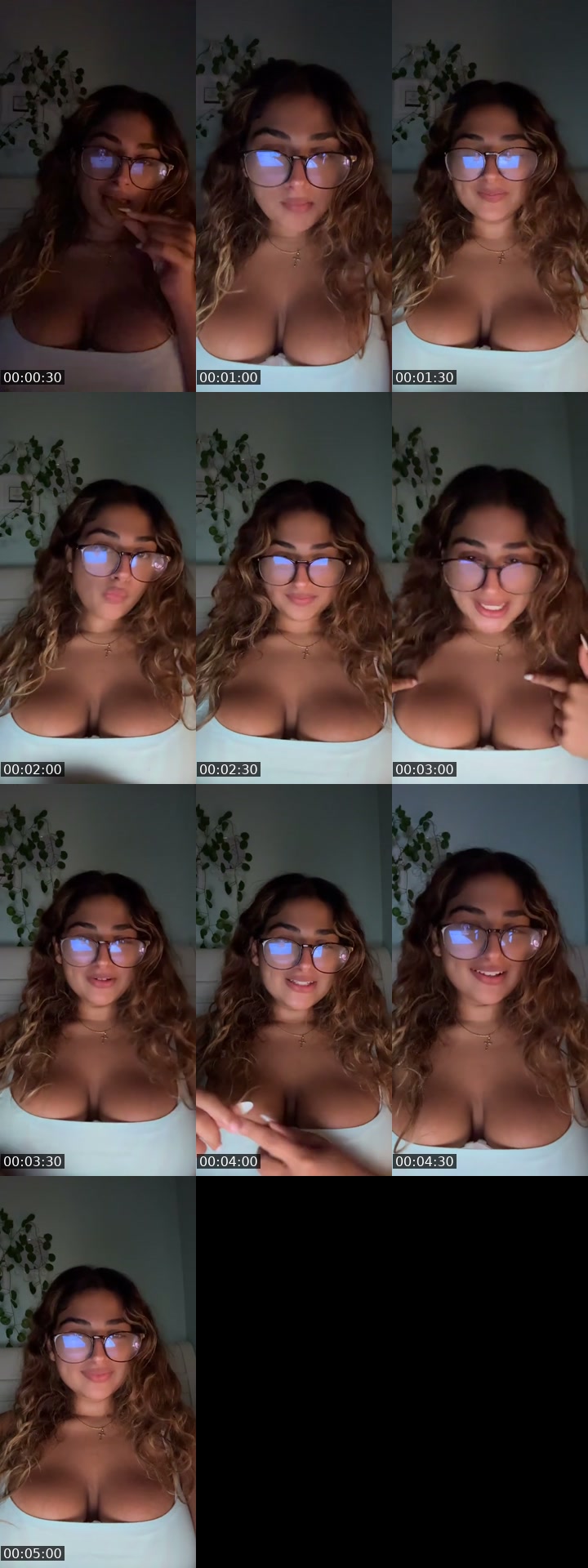TikTok live: hiiii💗 by @goldglittertiger