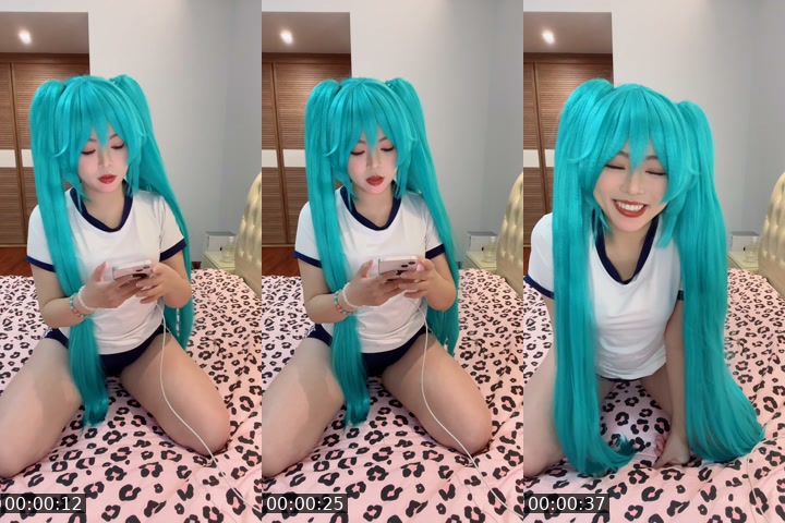 @nutshellbear TikTok live from 2026-07-01