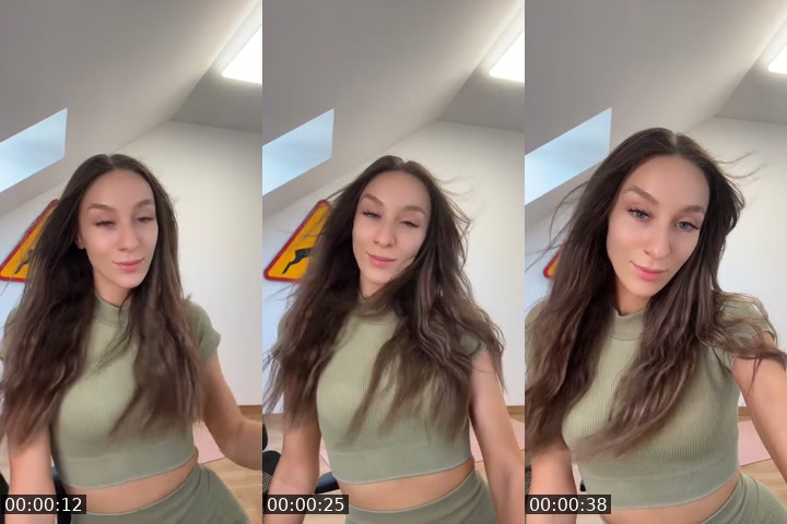 Russia TikTok live: 💪🍑 by @dream.star69