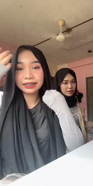 TikTok live: hi by @ntsyatj