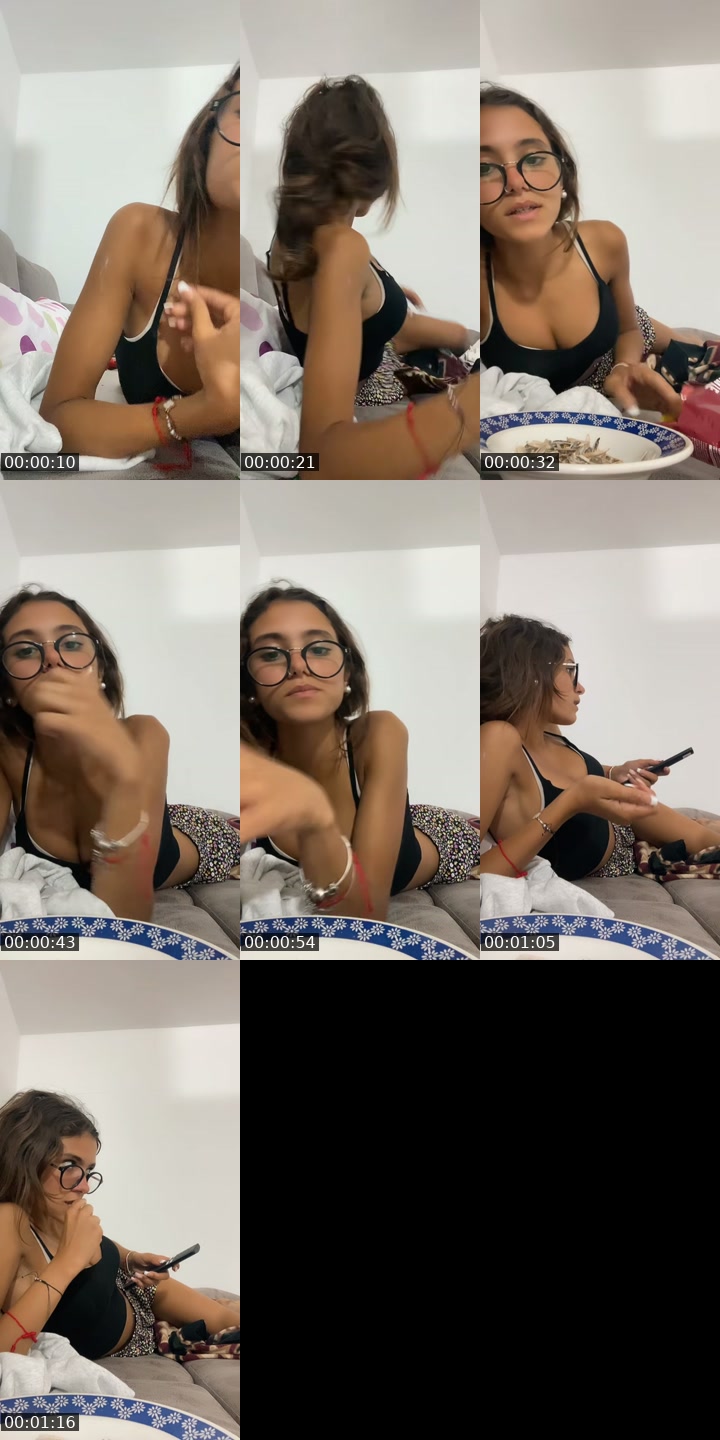 TikTok live: . Y opino ft de perfil by @asshleeyy0