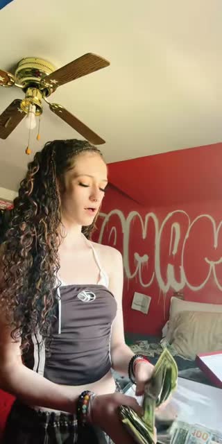TikTok live: No se by @heathensface