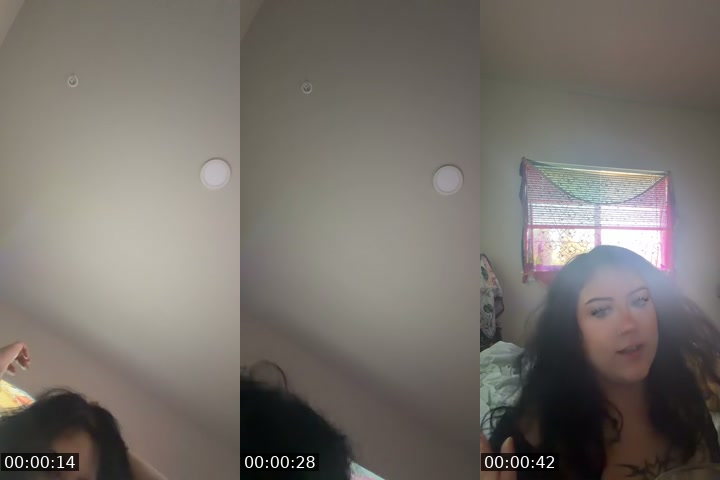TikTok live: 🤓🦇 by @tatibear