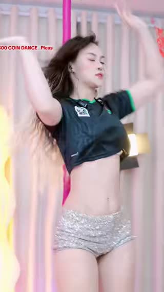 TikTok live: idol new 500 Dance by @bongyeu202628