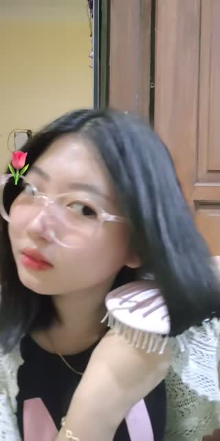 TikTok live: oyy by @basicallyjes_13