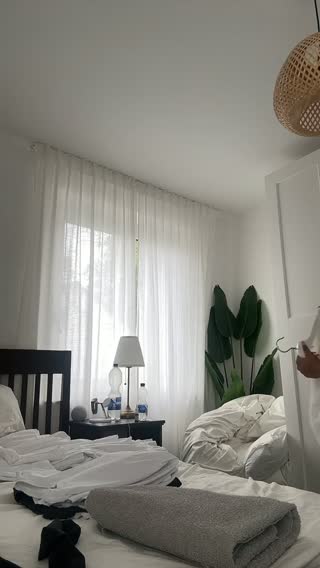 TikTok live: Room makeover by @sariiceline