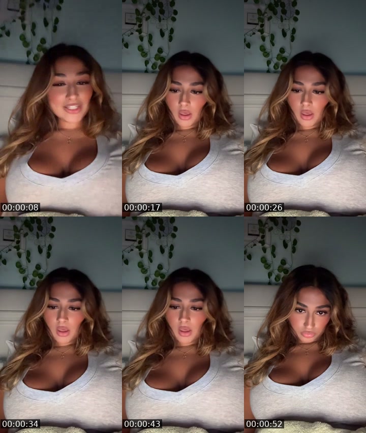 TikTok live: hiiii💗 by @goldglittertiger