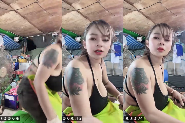 TikTok live: ☔️ by @lakeiei03