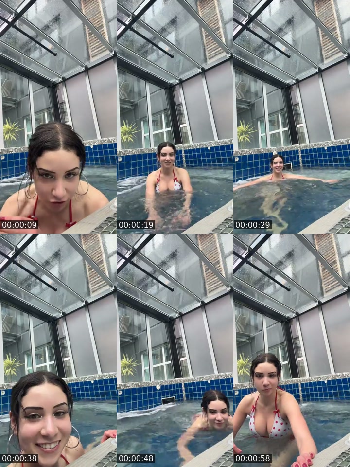 Past TikTok live: Chill by @bianca.lovessinging