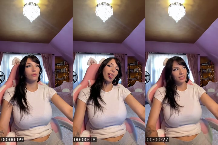 TikTok live: Follow me on twitch!! by @viitoast