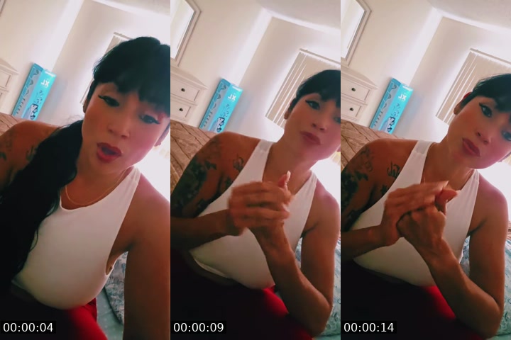 TikTok live: Hi! by @guadalupedoll