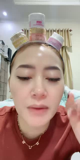 Live from @myeshakireinanaureen