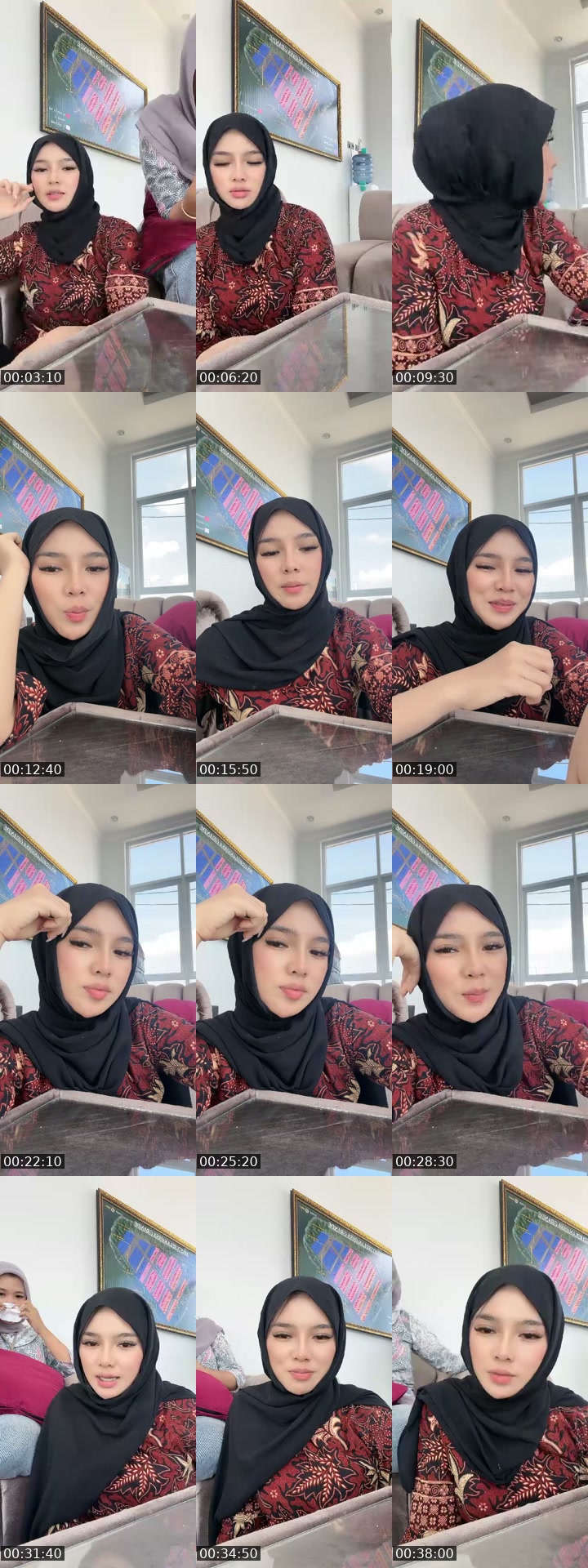 TikTok live: 👋🏻 by @hiddendins