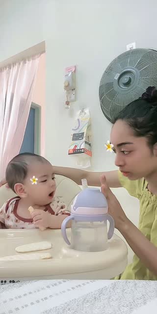 TikTok live: baby medina disini by @its_hana760